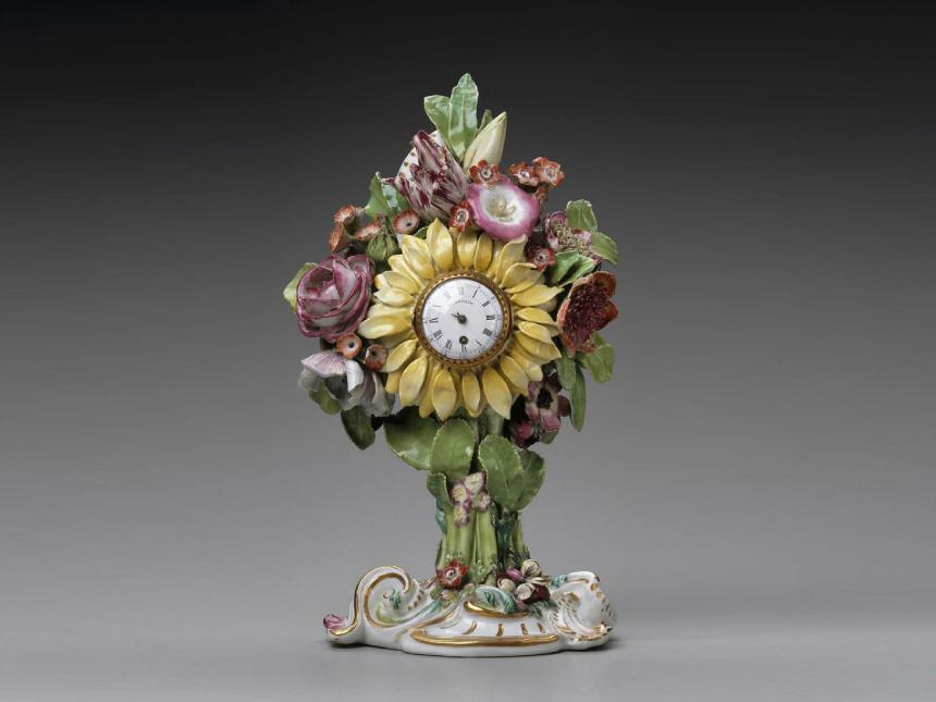 ceramic table clock in the form of a bouquet of flowers